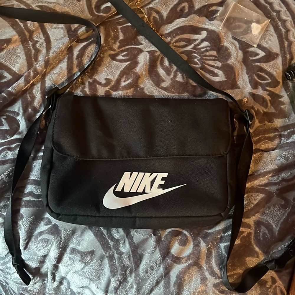NIKE Black Phanny Pack
